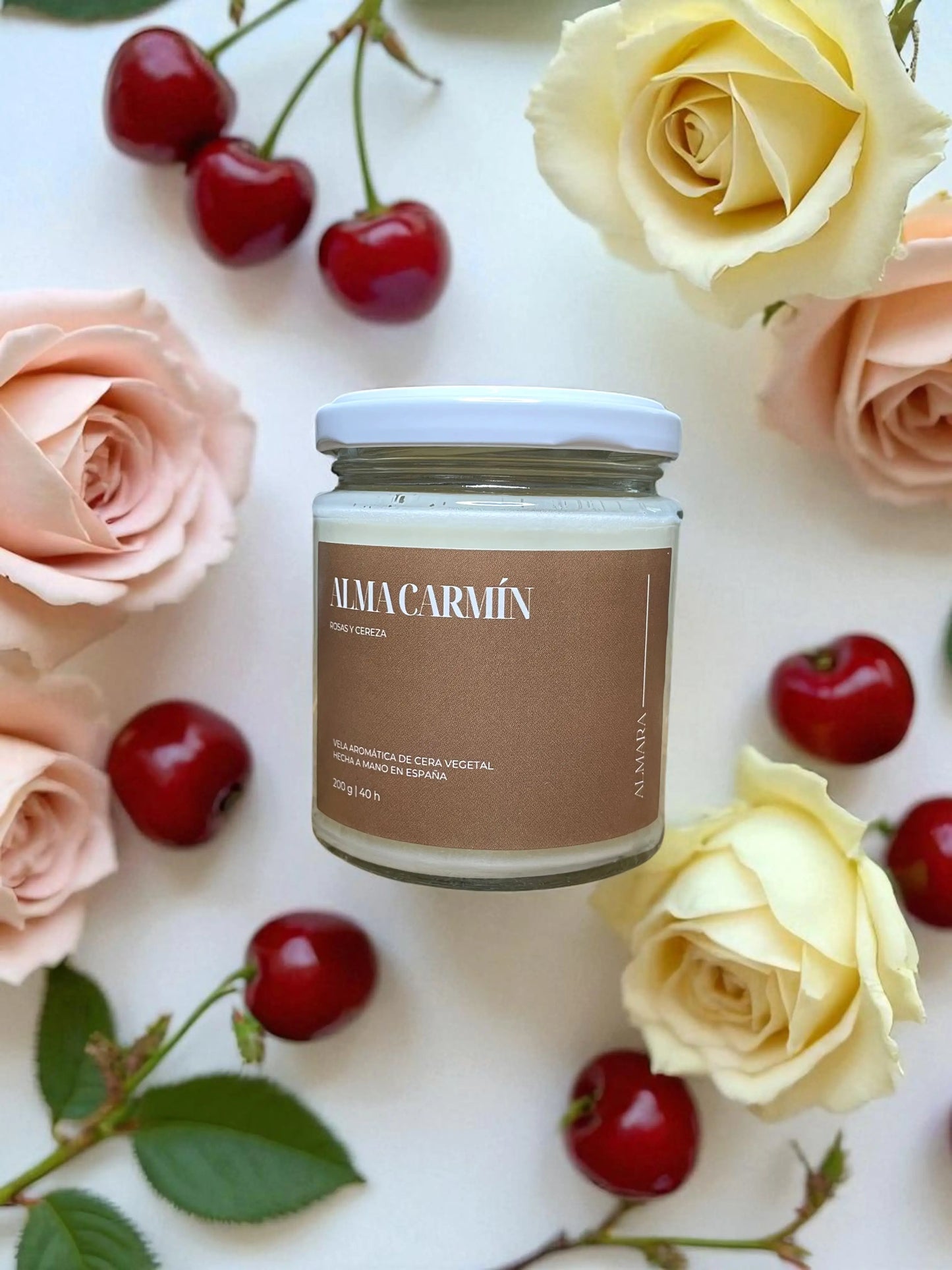Alma Carmín : vela aromática romántica de rosas y cereza