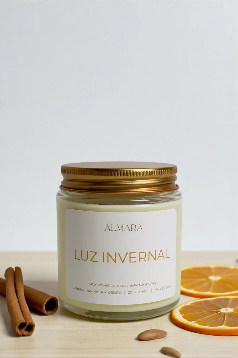 Luz Invernal : vela aromática canela, naranja y cedro