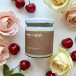 Vela romántica de rosas y cereza: Alma carmín